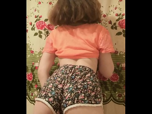 ❤️ Sexy ung babe tar av seg shortsen på kamera Jævla video  på porno no.pornobot.ru ❌