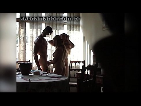 ❤️ Sexvenner inviterer en gigantisk mann og en trekant med seg Jævla video på porno no.pornobot.ru ❌