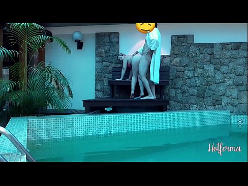 ❤️ Sjef inviterer hushjelp til bassenget, men kunne ikke motstå en varm Jævla video på porno no.pornobot.ru ❌